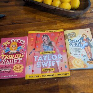 Taylor Swift book lot. New great condition. Swiftie books